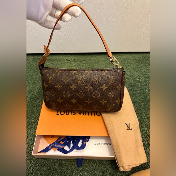 Louis Vuitton Handbags - ✨SOLD ✅ Authentic LV pochette ✨